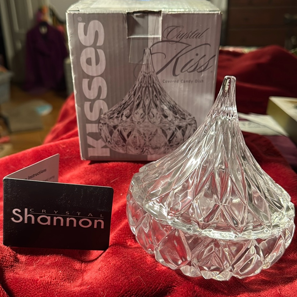 Shannon crystal kiss covered candy dish - never used in box